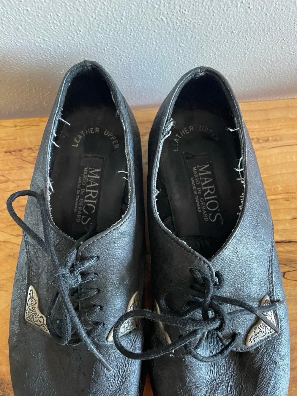 Mario de Gerard Men's Black Lace-Up Derby Shoes with Decorative Metal Accent